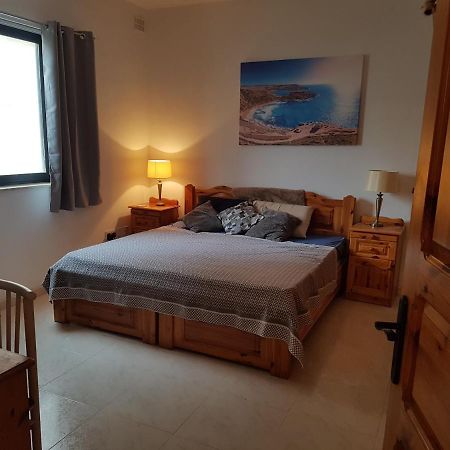 Private Double Bedroom & Private Bathroom & Shared Kitchen St. Paul's Bay Dış mekan fotoğraf