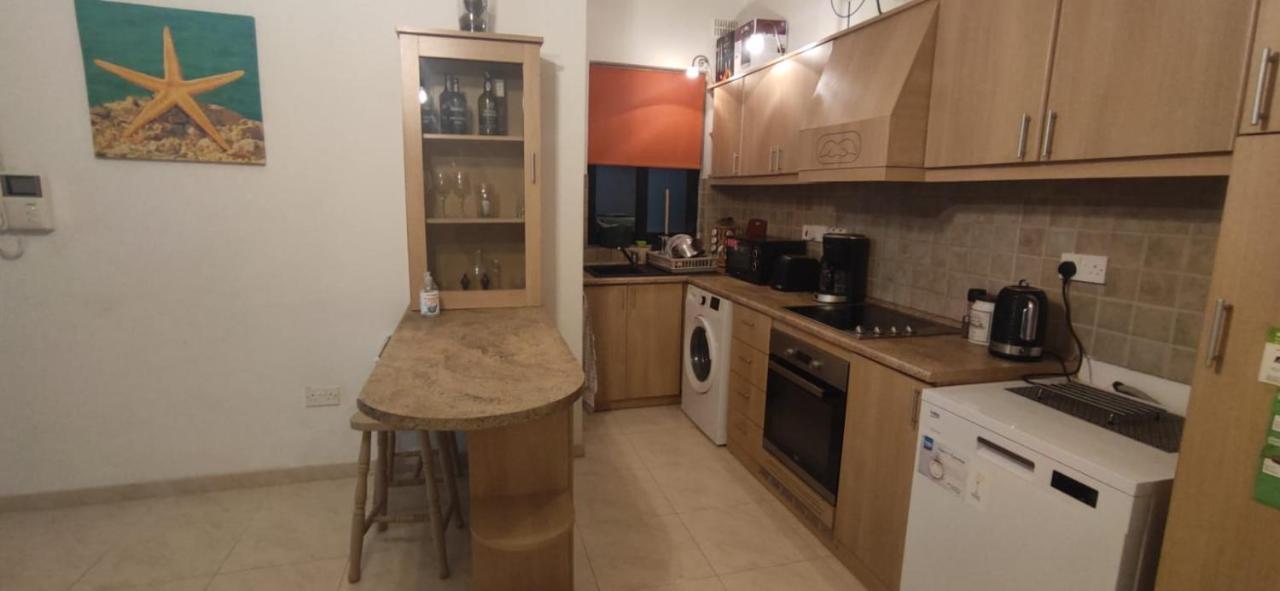 Private Double Bedroom & Private Bathroom & Shared Kitchen St. Paul's Bay Dış mekan fotoğraf