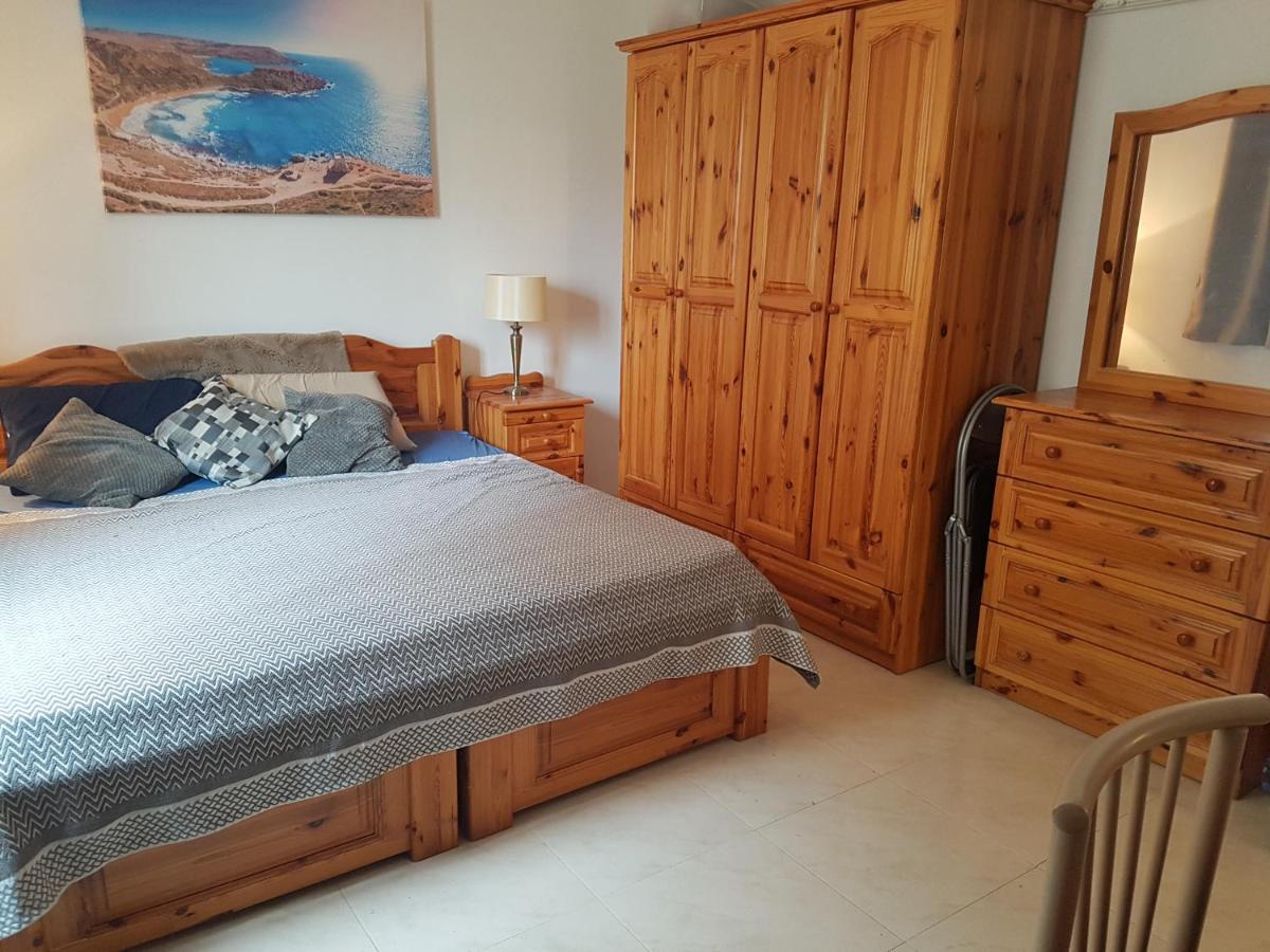 Private Double Bedroom & Private Bathroom & Shared Kitchen St. Paul's Bay Dış mekan fotoğraf